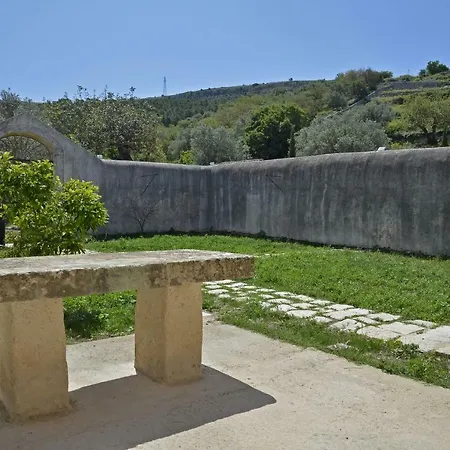 Regia Trazzera Üdülőközpont